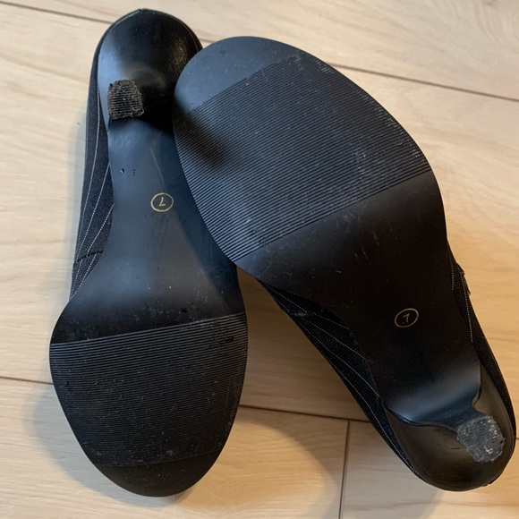 Black Pinstripe Heels with Strap - Picture 3 of 9